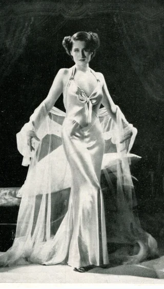 Norma Shearer height profile photo