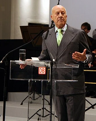 Norman Foster height profile photo