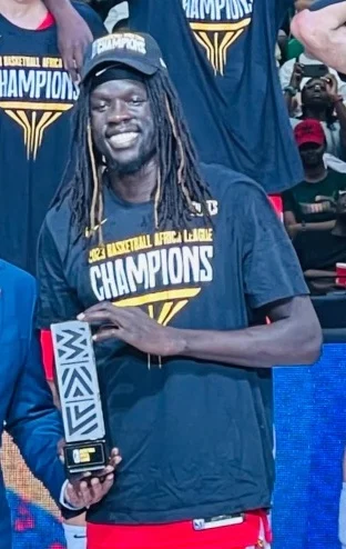 Nuni Omot height profile photo