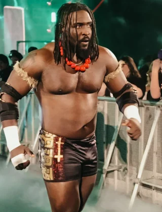 Oba Femi height profile photo