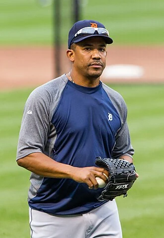 Octavio Dotel height profile photo