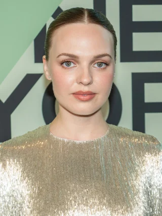 Odessa Young height profile photo