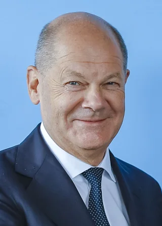 Olaf Scholz height profile photo