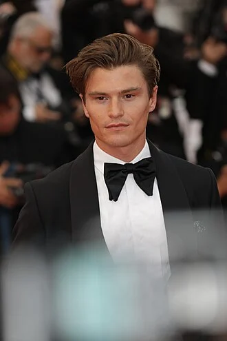 Oliver Cheshire height profile photo