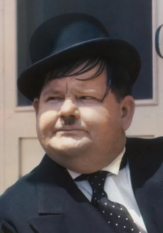 Oliver Hardy height profile photo