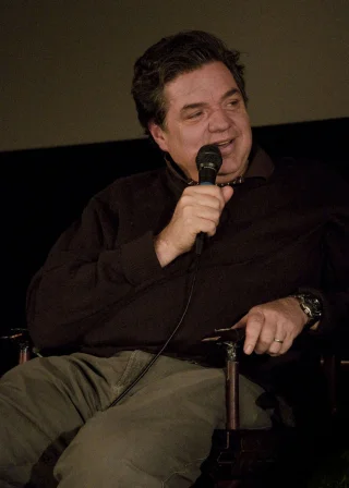 Oliver Platt height profile photo