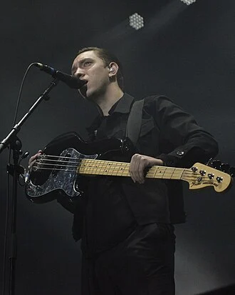 Oliver Sim height profile photo