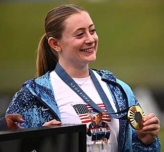 Olivia Reeves height profile photo