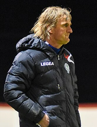 Ollie Horgan height profile photo