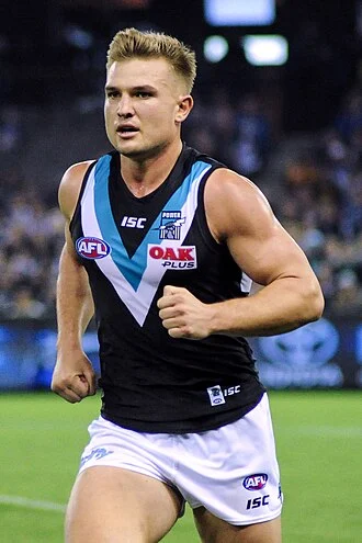 Ollie Wines height profile photo