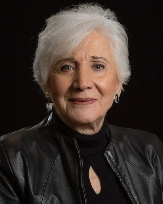 Olympia Dukakis height profile photo