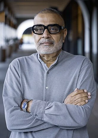 Om Malik height profile photo