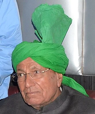 Om Prakash Chautala height profile photo