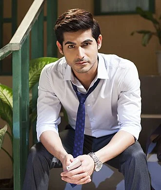 Omkar Kapoor height profile photo