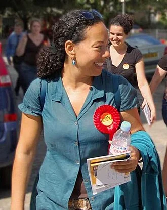 Oona King height profile photo
