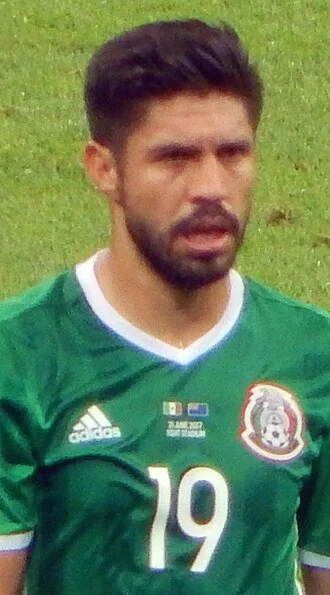 Oribe Peralta height profile photo