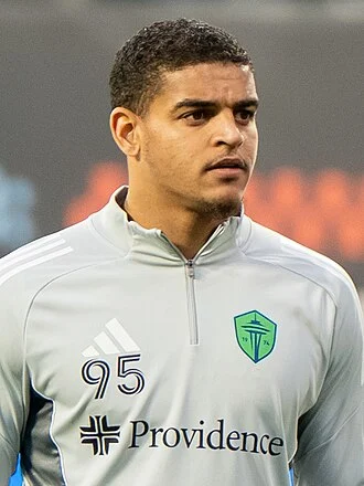 Osaze De Rosario height profile photo