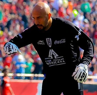 Óscar Pérez (footballer, born 1973) height profile photo