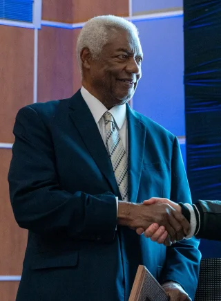 Oscar Robertson height profile photo
