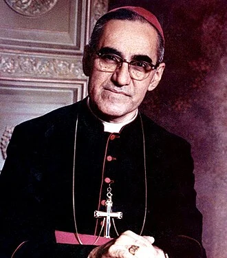 Óscar Romero height profile photo