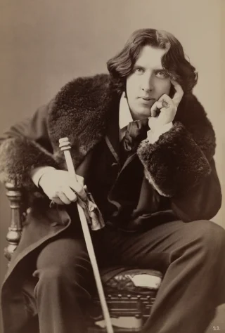 Oscar Wilde height profile photo
