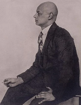Oskar Schlemmer height profile photo