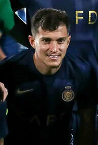 Otávio (footballer, born 1995) height profile photo