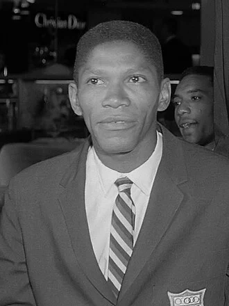 Otis Davis height profile photo
