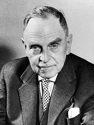 Otto Hahn height profile photo