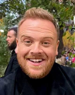 Owain Arthur height profile photo