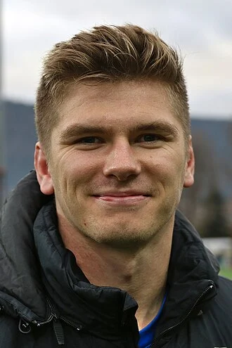 Owen Farrell height profile photo