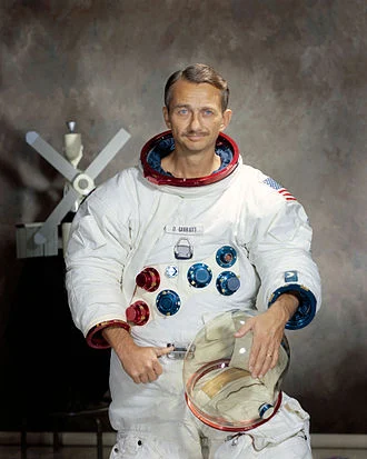 Owen Garriott height profile photo