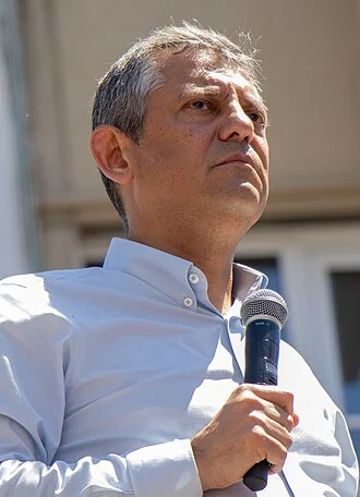 Özgür Özel height profile photo