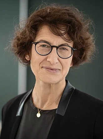 Özlem Türeci height profile photo
