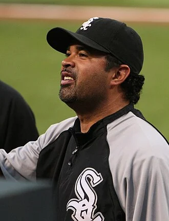 Ozzie Guillén height profile photo