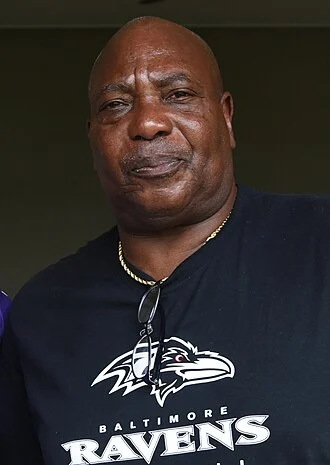 Ozzie Newsome height profile photo
