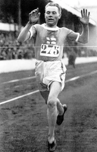 Paavo Nurmi height profile photo