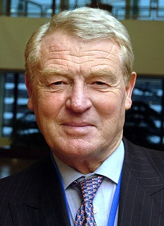 Paddy Ashdown height profile photo