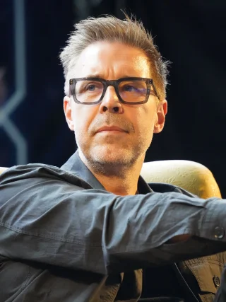 Paddy Considine height profile photo
