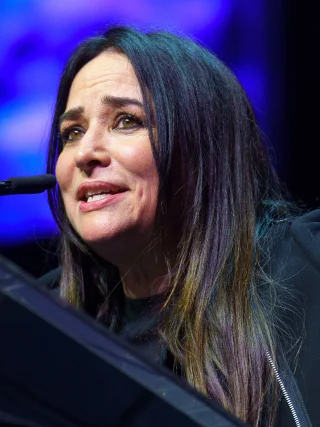 Pamela Adlon height profile photo