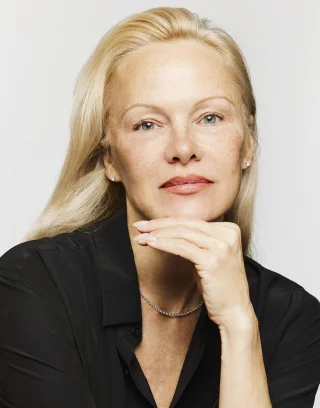 Pamela Anderson height profile photo