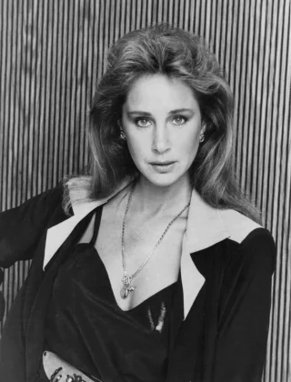Pamela Bellwood height profile photo