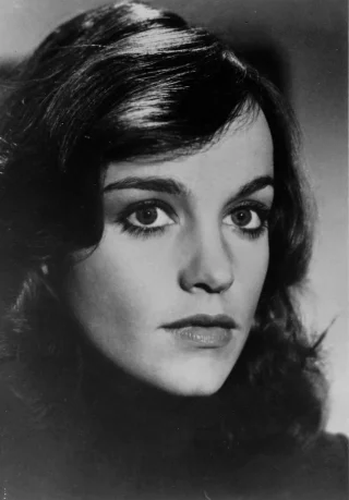 Pamela Sue Martin height profile photo