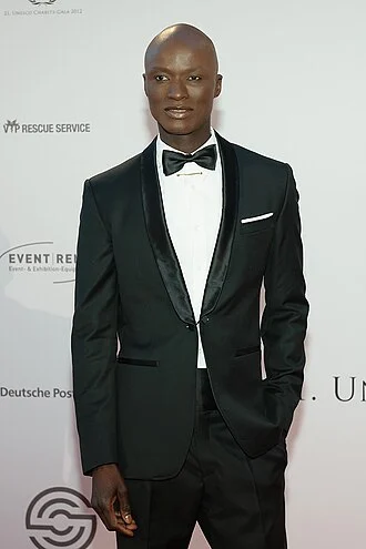 Papis Loveday height profile photo