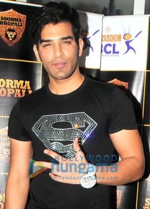 Paras Chhabra height profile photo