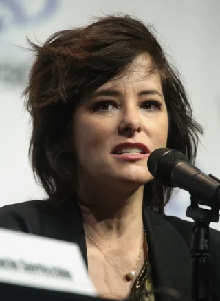 Parker Posey height profile photo