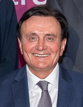 Pascal Soriot height profile photo