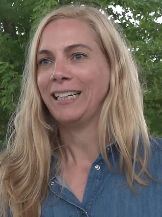 Pascale St-Onge height profile photo