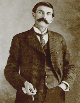 Pat Garrett height profile photo
