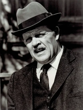 Pat Hingle height profile photo